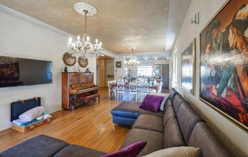Five-Bedroom Holiday Home
