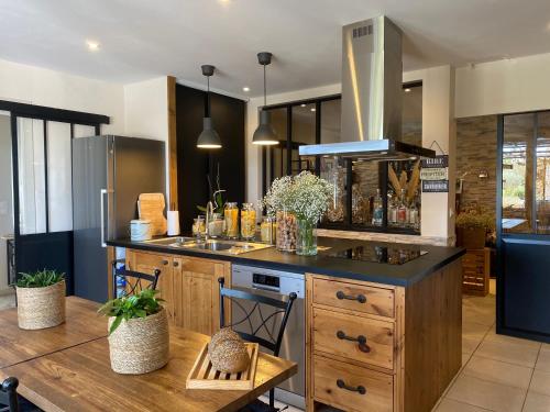 Konyha, A l'Orée Des Vignes (A l'Oree Des Vignes) in Montady