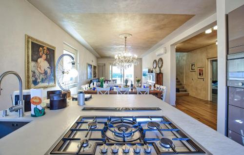 Konyha, Luxurious Home In Gianico in Artogne