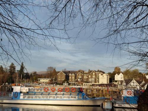 Macdonald Old England Hotel & Spa - image 12