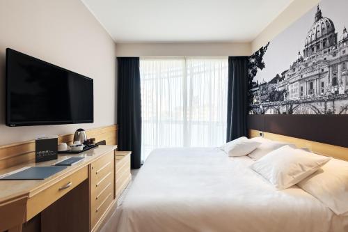 Occidental Aran Park - image 5