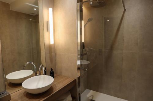 Le Renaissance - image 9