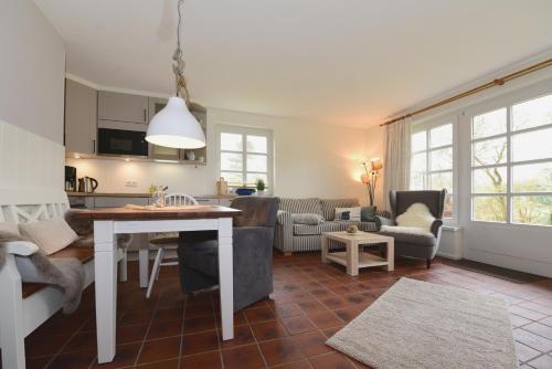 Apartment image 10