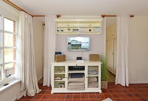 Apartment image 8