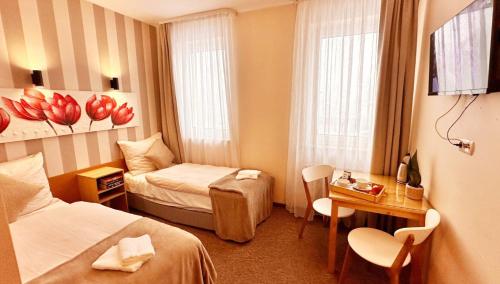 Twin Room with Private Bathroom