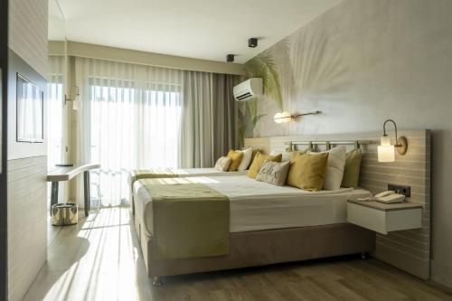 Side Square Hotel - image 10