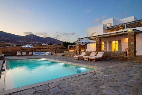 Peldbaseins, Soho Villa in Paros in Tzanes