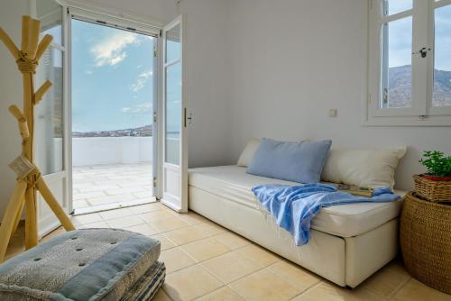 Soho Villa in Paros in Tzanes