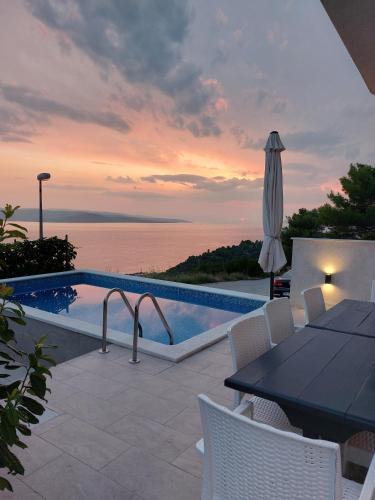 Charmy Apartments Petra with Pool in 加菲薩