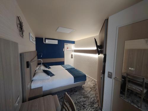 Twin Room (2 Adults)