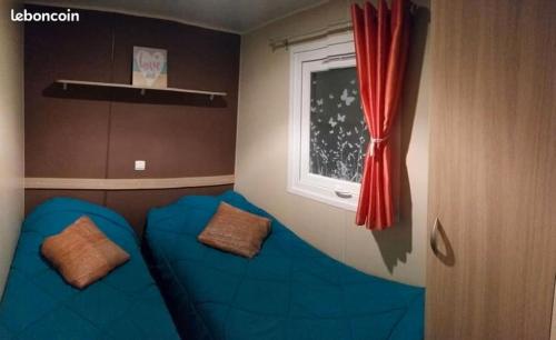 MH 387 3 chambres 1 salle de bain dans camping 4 étoiles (MH 387 3 chambres 1 salle de bain dans camping 4 etoiles) in St Julien En Born