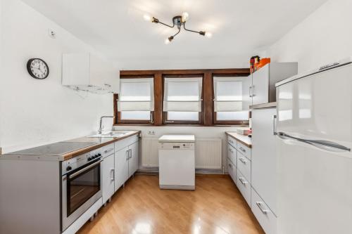 кухня, APARTMENT in Gifhorn - For 4 People - 50m2, 1x Bedroom, 4x Single Bed, Free Coffee, WiFi & Parking - in Gifhorn