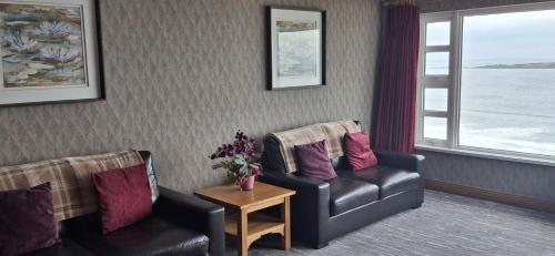 Royal Court Hotel - image 4