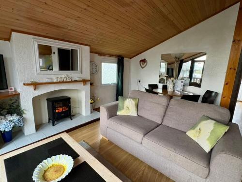Heron View 24 The Bathing House, Pet friendly, Hoburne Passes in South Cerney