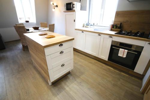 Kitchen, Rive d'Auge in Cormeilles