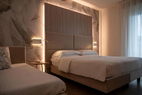 Hotel Savoy - image 4