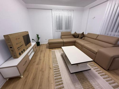 Apartament me qera Gjilan,te sheshi in กินยีลาเน