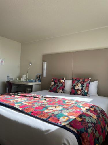 1 queen bed