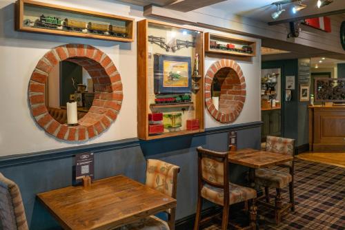 Avon Causeway Hotel - image 12