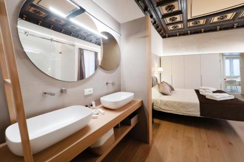 One-Bedroom Apartment image 10