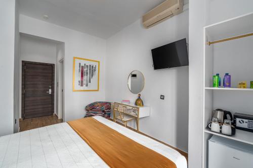 Deluxe Double Room with Balcony and Sea View image 10