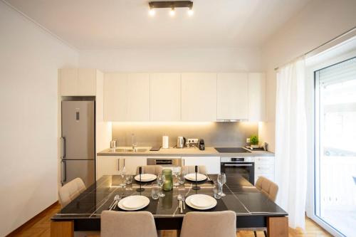 Elegant 3-Bedroom Retreat in the Heart of Kolonaki - image 5