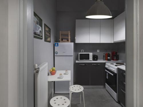 Comfortable apartment opposite Acropolis - image 7