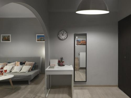 Comfortable apartment opposite Acropolis - image 5