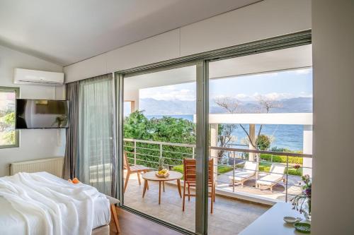 Lefkon Villa with pool by the Sea - NPeloponnese in Kato Rodini (Akhaia)