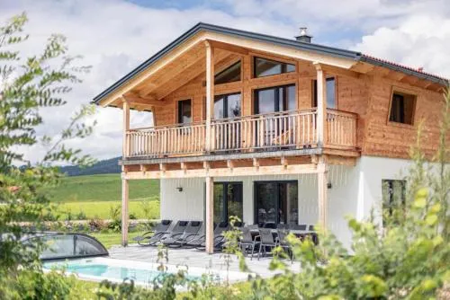 Luxalps- Chalets Inzell- Sauna- Skifahren- Wandern- Natur- Chiemgau Card - Chalet No 8 & 16 mit Hot Pot in Inzell, Deutschland
