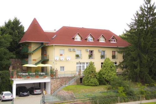 Gutenberg Villa, Balatonalmádi