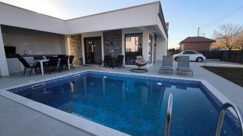 Poolside Idyll Poolside Idyll