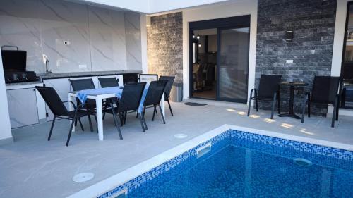 Poolside Idyll Poolside Idyll