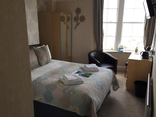 Double Room with Sea View image 4