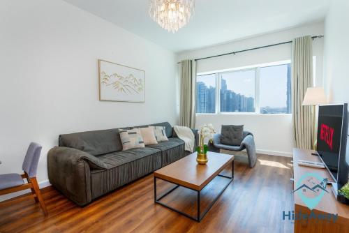Lovely 1Bed Heart of Marina 1 Min to Metro, Dubaj (zdjęcie 8)