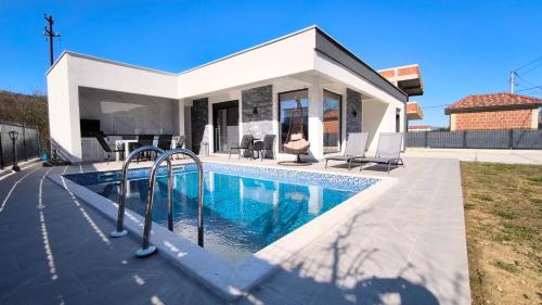 Poolside Idyll Poolside Idyll