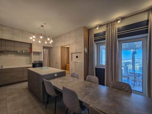 OrbachHouse Luxury Suite in Safed