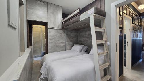 OrbachHouse Luxury Suite in Safed