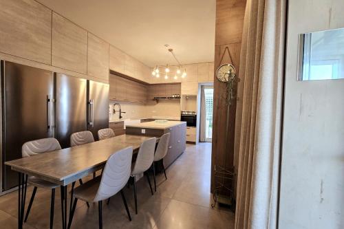 OrbachHouse Luxury Suite in Safed