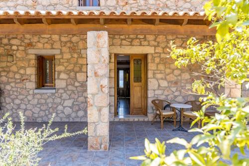 Sea Front Stone Villa near Monemvasia in Karavostasi (Xili)