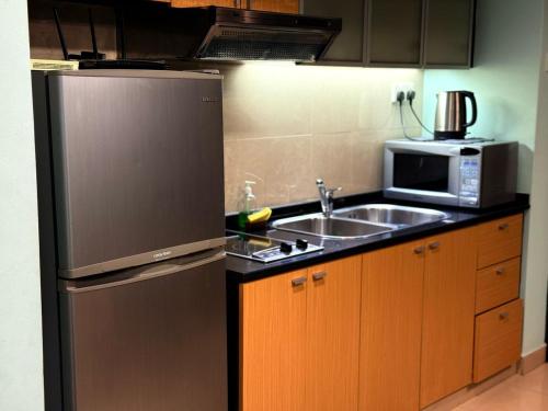 Kitchen, Resort Suites at Bandar Sunway in Bandar Sunway