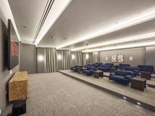 VayK - Luxury 1BR in Downtown - image 7