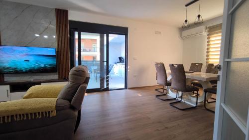 Poolside Idyll Poolside Idyll