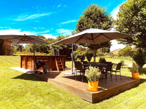 3-Star Tourism Rated Holiday Home with Air Con and Private Heated Pool - 40 Mins from Bergerac – khách sạn tại Prats-du-Perigord