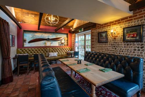 The Royal Oak Inn - image 11