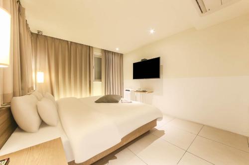 Hotel Yaja Sasang Terminal - Photo 1