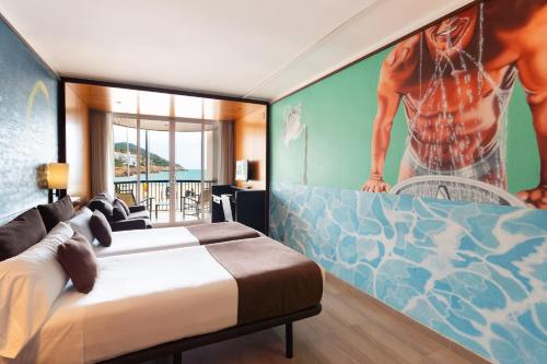 room detail thumbnail 1