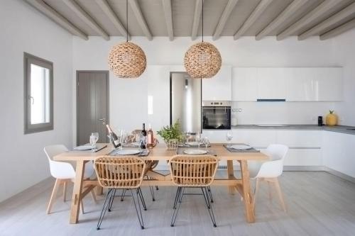 Rising Sun Villa with Sea View & Mini Pool, near Naousa in מולוס פראו