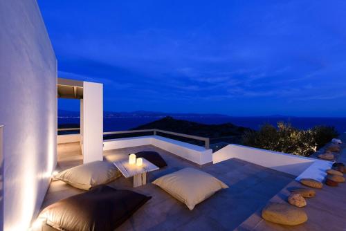 Rising Sun Villa with Sea View & Mini Pool, near Naousa in מולוס פראו