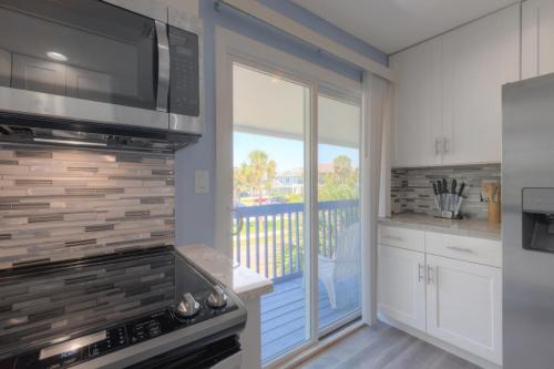 Sandy Feet Retreat 4 Oceanview Balconies Pets Ok in Jacksonville Beach, USA